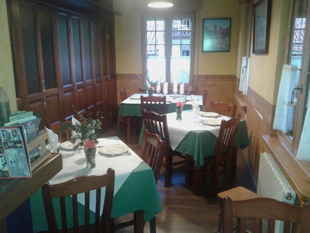 Hostal Les Bedules Oseja de Sajambre Luaran gambar